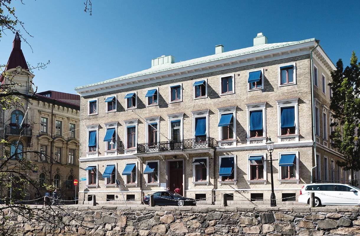 Stora Nygatan 17 — fasad mot vallgraven