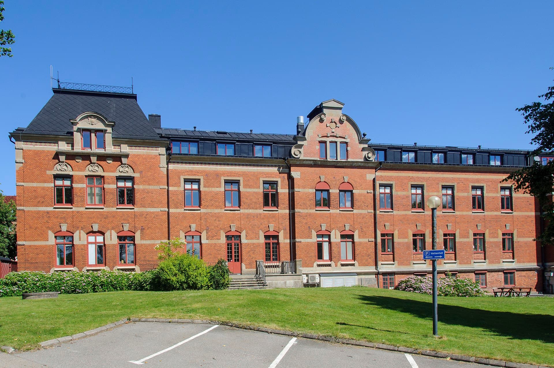 Nya Trollhätte kanal- och slussverks bolags byggnad